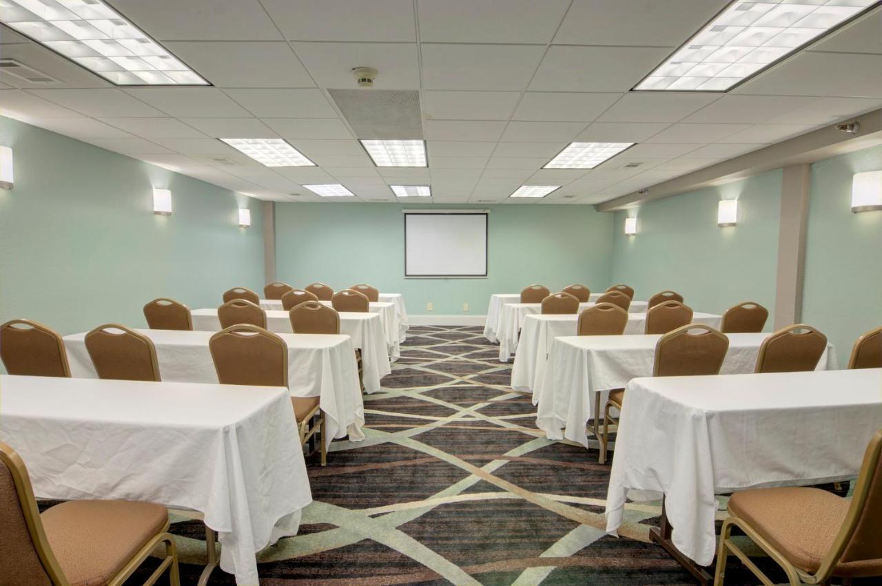 Holiday Inn St. Petersburg N - Clearwater, An Ihg Hotel Buitenkant foto
