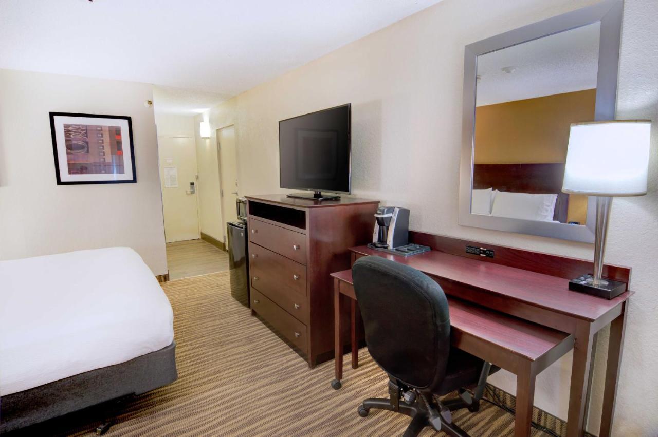 Holiday Inn St. Petersburg N - Clearwater, An Ihg Hotel Buitenkant foto