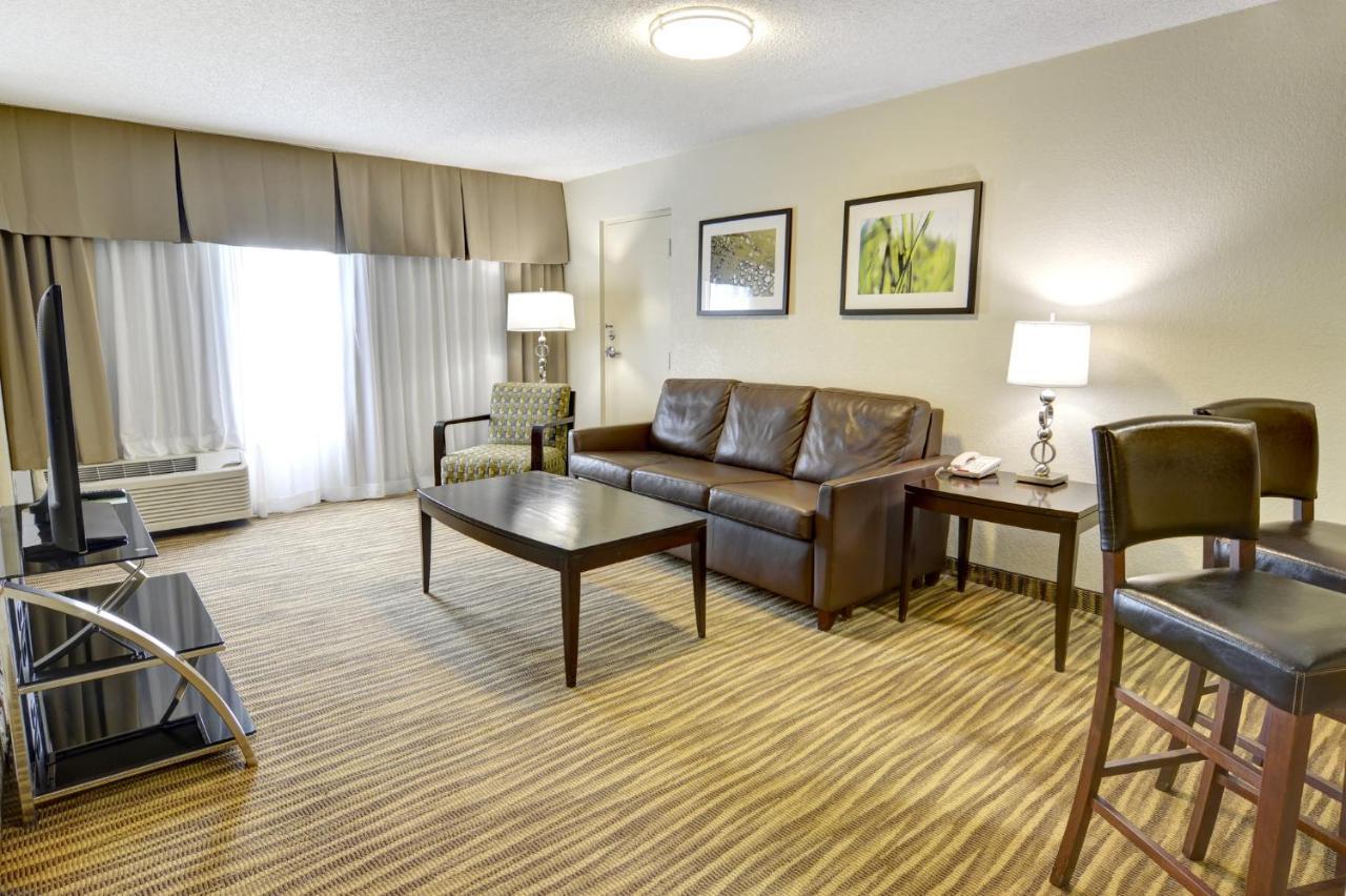 Holiday Inn St. Petersburg N - Clearwater, An Ihg Hotel Buitenkant foto